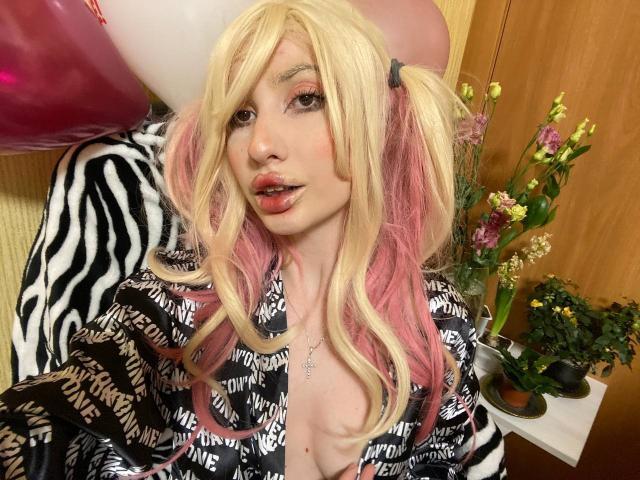 ElzaKomx - Live porn &amp; sex cam - 24761129