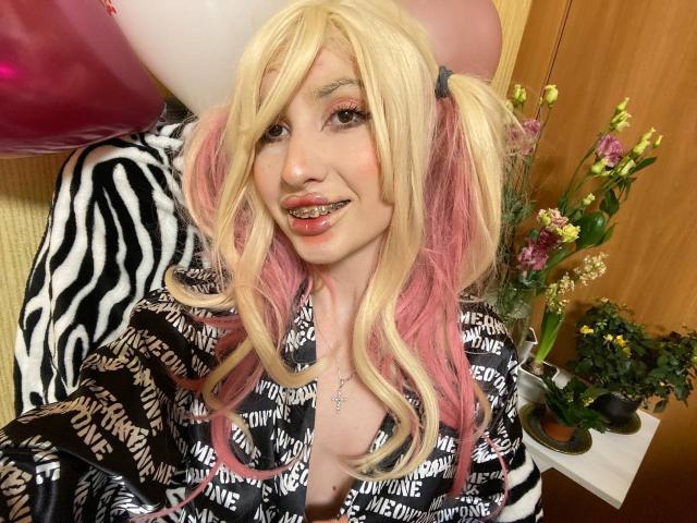 ElzaKomx - Live porn &amp; sex cam - 24761133