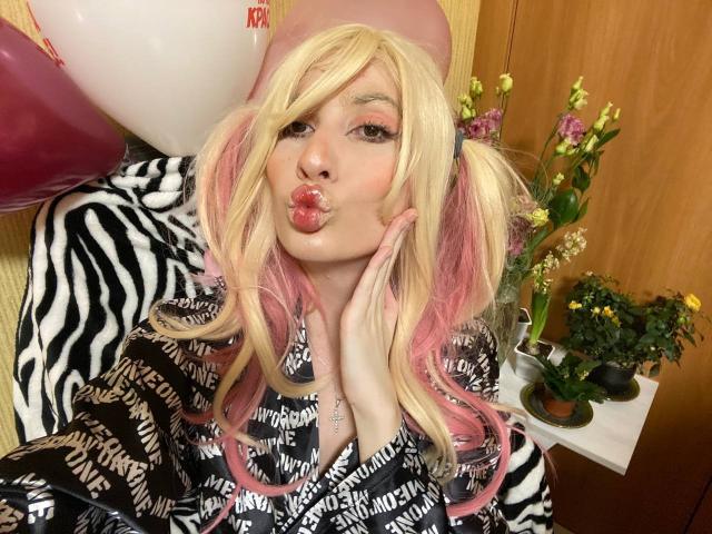 ElzaKomx - Sexe cam en vivo - 24761141