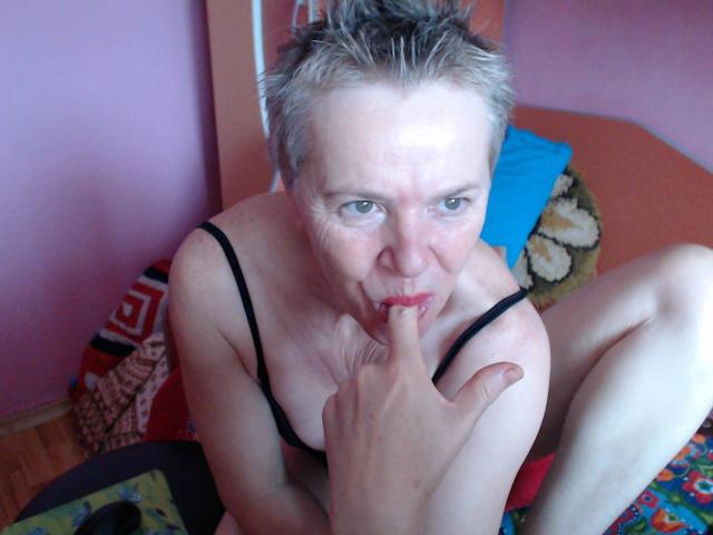 MatureYvette - Live porn &amp; sex cam - 2476251