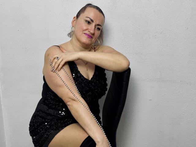 DianaMGG - Live porn &amp; sex cam - 24764357