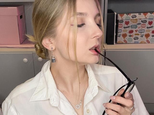 AutumnKatalina - Live sex cam - 24765849
