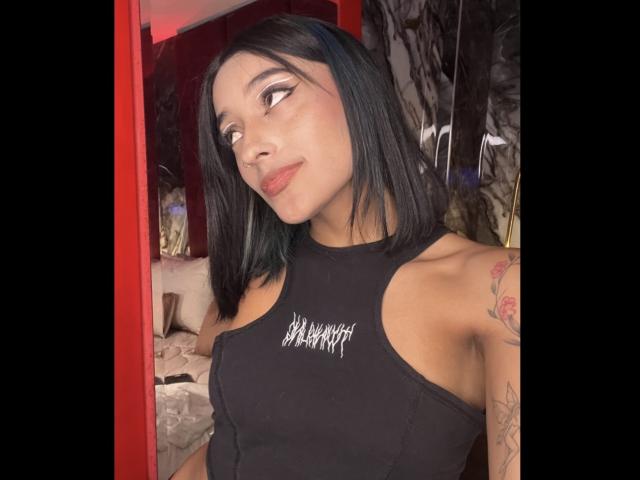 SalomeMille - Porno na żywo i seks kamera - 24766653