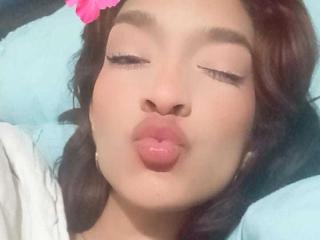 ElyWhitee - Camera khiêu dâm &amp; quyến rũ trực tiếp - 24777821