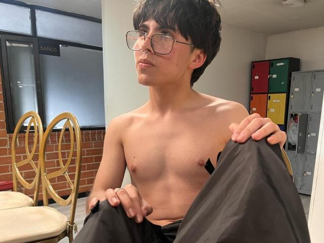 PepperTwink - Camera khiêu dâm &amp; quyến rũ trực tiếp - 24778313