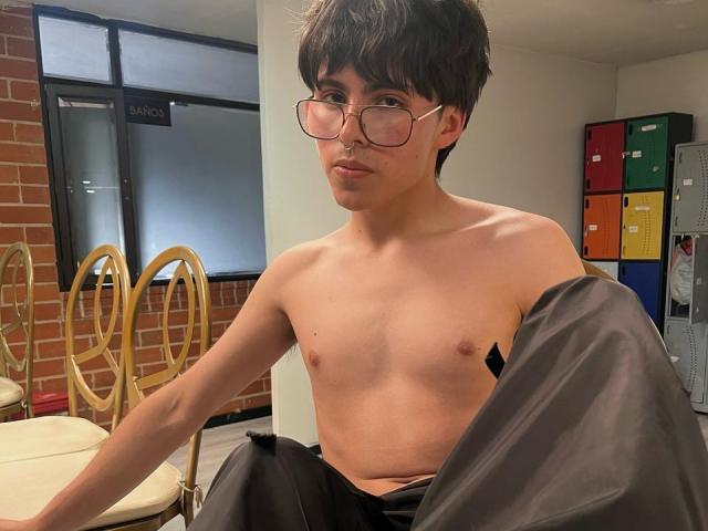 PepperTwink - Camera khiêu dâm &amp; quyến rũ trực tiếp - 24778321