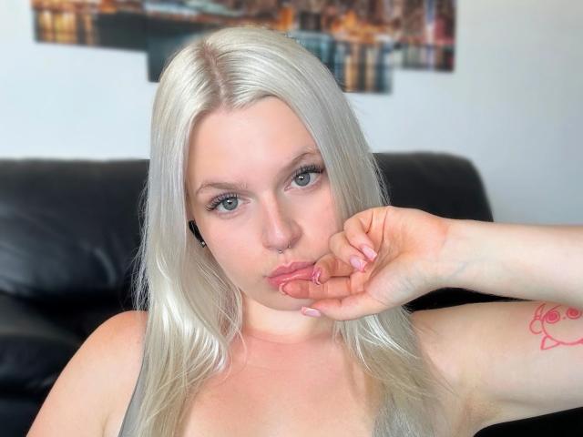 Emilynoir-hot - Live porn &amp; sex cam - 24782381