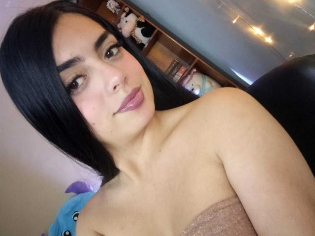 EmaRosee - Camera khiêu dâm &amp; quyến rũ trực tiếp - 24790813