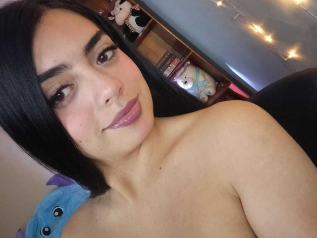 EmaRosee - Camera khiêu dâm &amp; quyến rũ trực tiếp - 24790817