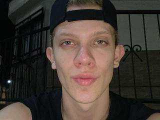 DustinCarterr - Live porn &amp; sex cam - 24798117
