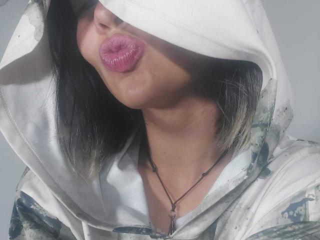 LoreanaAdams - פורנו בשידור חי ומצלמת סקס - 24799249