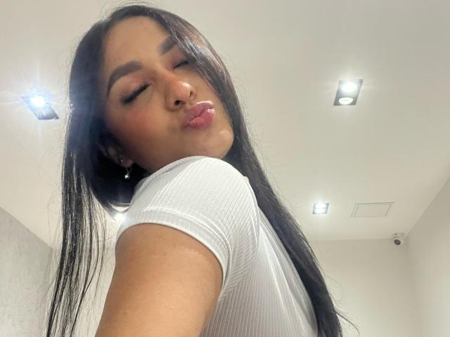 SofiaJames - Live sex cam - 24803989