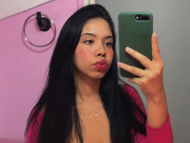 EmaGarces - Live porn &amp; sex cam - 24807689