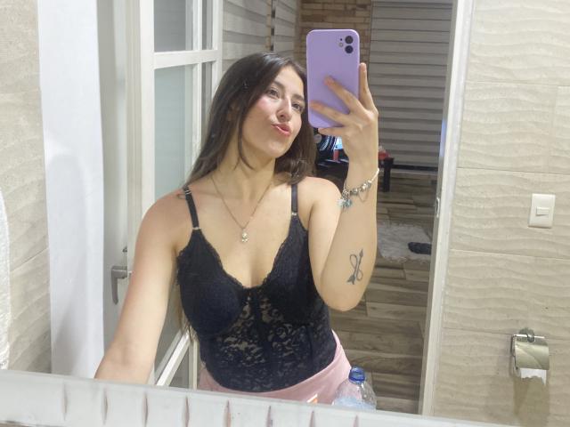 KatiaRogers - פורנו בשידור חי ומצלמת סקס - 24807693