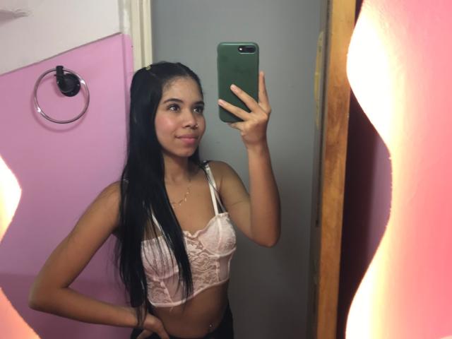 EmaGarces - ライブポルノ&amp;セックスカム - 24811169