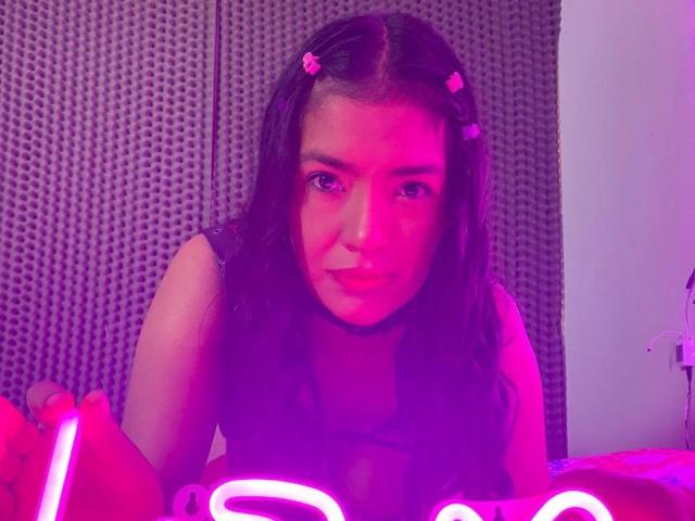 ArianithaXox - Live porno og sexkamera - 24811749