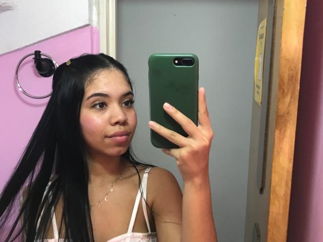 EmaGarces - Live porn &amp; sex cam - 24830529