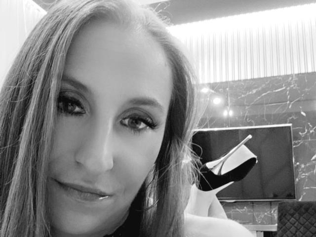 EvelynAmore - Live Sex Cam - 24834765