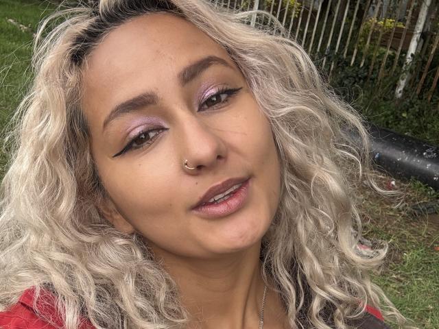 FloraSaenz - Live porn &amp; sex cam - 24838409