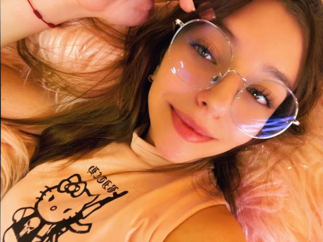 MillyKenner - Live sex cam - 24839833