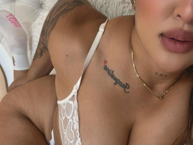 MaeCollins - Élő pornó és szexkamera - 24841313