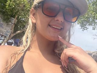 FloraSaenz - Live porn &amp; sex cam - 24844689