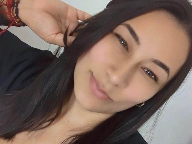 EmaFoxy - Élő pornó és szexkamera - 24854401