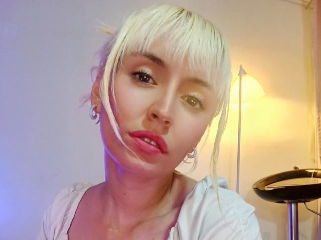 SaraleePoison - Live porno og sexkamera - 24859073