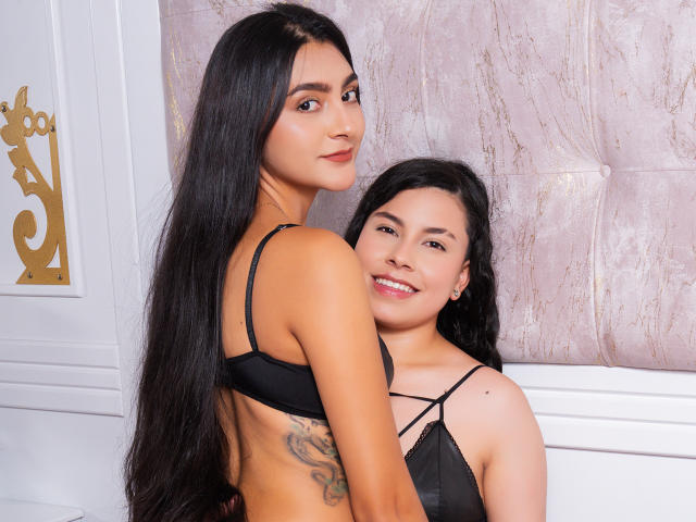 EmiliaAndNoah - Live porn &amp; sex cam - 24867341