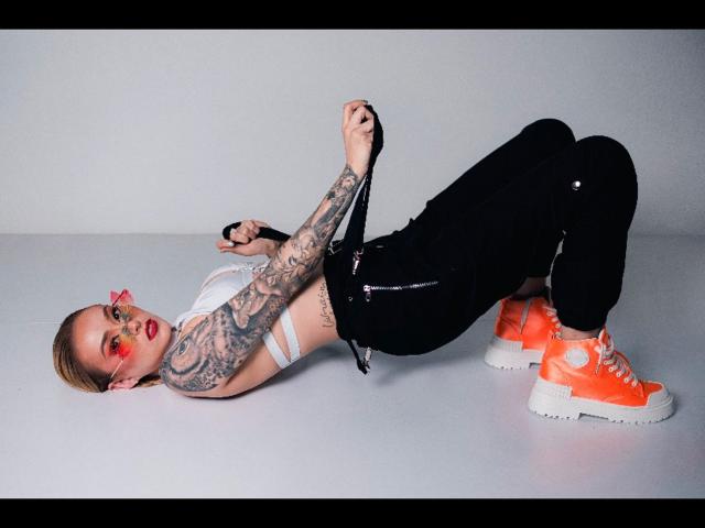 LyssaRou - Live sexe cam - 24867437