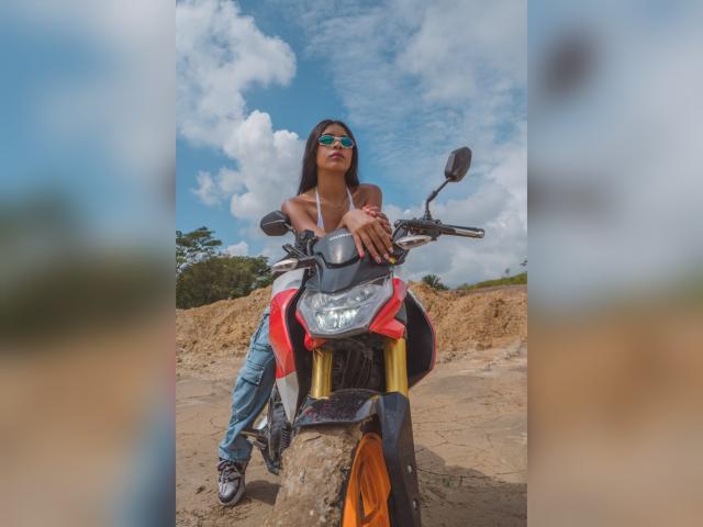 LiliMiiller - Live sex cam - 24871565