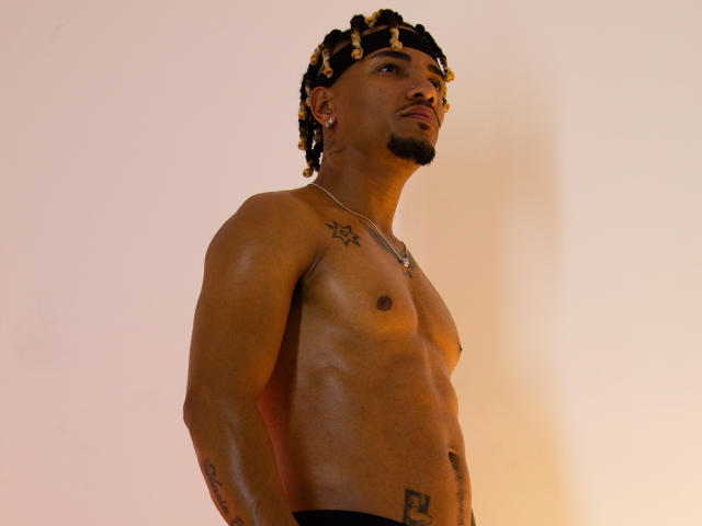 TaylorKevin - Sexe cam en vivo - 24874493