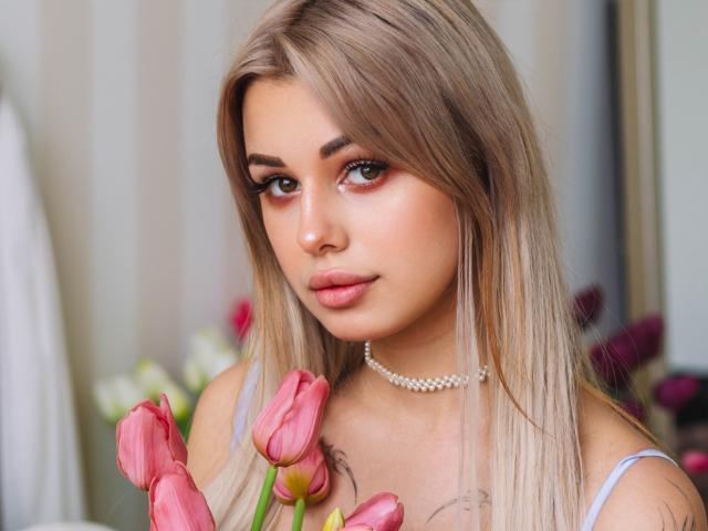 LaraMoss - Live Sex Cam - 24874789