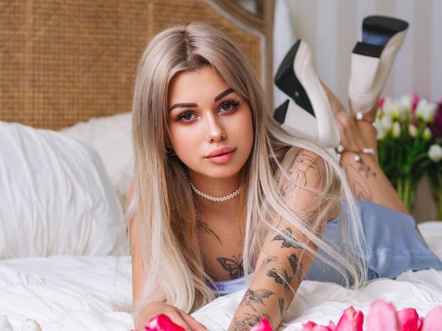 LaraMoss - Live sex cam - 24874945