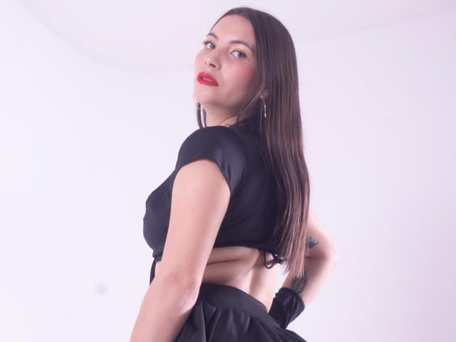 EmelyAvery69 - Sexe cam en vivo - 24884697