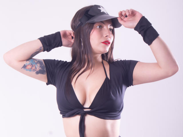 EmelyAvery69 - Live porn &amp; sex cam - 24884849