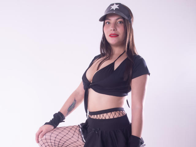 EmelyAvery69 - ライブポルノ&amp;セックスカム - 24884949