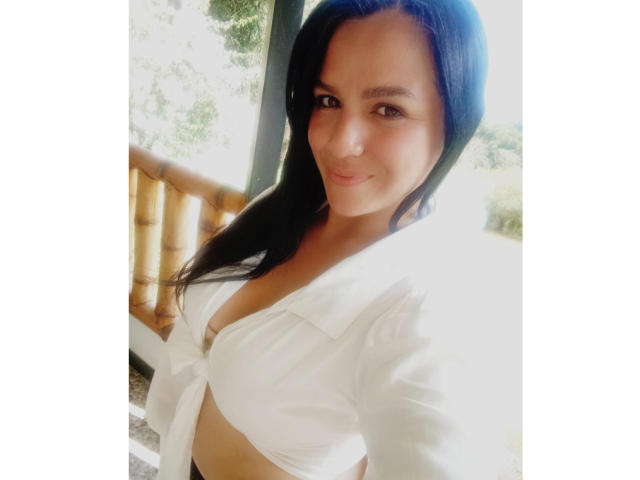 CameronViviane - Porno na żywo i seks kamera - 24885397