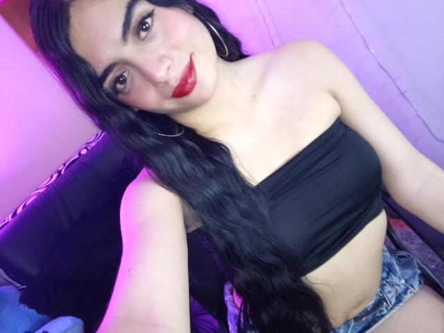 EmaRosee - сексуальная веб-камера в реальном времени - 24885965