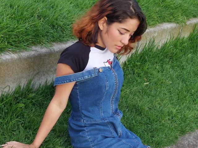 MiaSinclairX - Live porn &amp; sex cam - 24889293