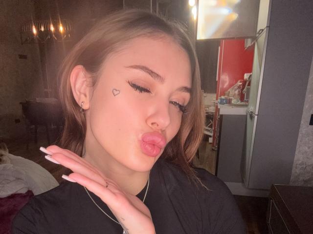 SensualMila - Porno na żywo i seks kamera - 24893665