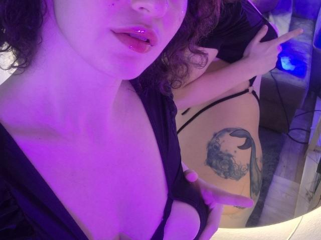 CurlyVixen - сексуальная веб-камера в реальном времени - 24898109