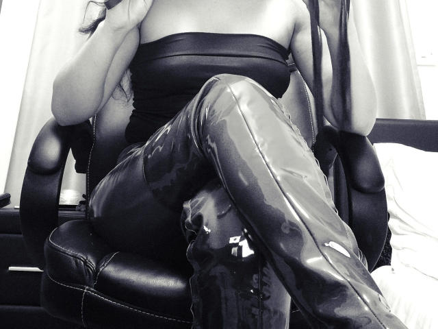 MissLaura-hot - Sexe cam en vivo - 24919857