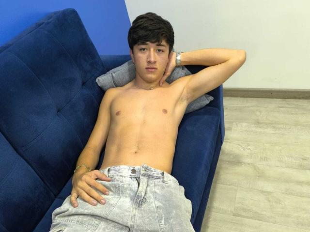 JohnnyMalkova - Live porn &amp; sex cam - 24919885