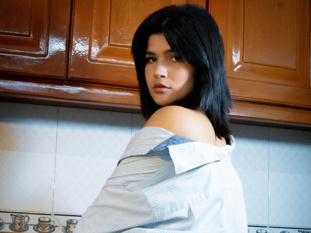 ScarlletZhen - Live porn &amp; sex cam - 24926137