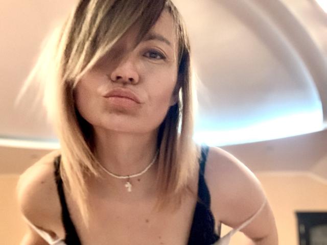 EllaPearlie - Sexe cam en vivo - 24927489