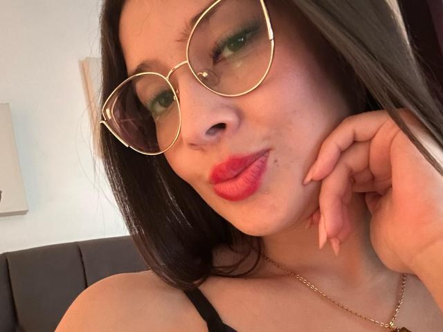 EmmaLombardi - Live porn &amp; sex cam - 24927545