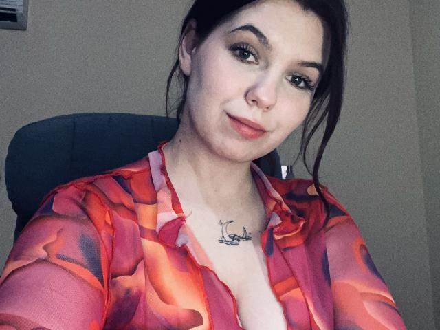 Khaleessi - Porno na żywo i seks kamera - 24930085