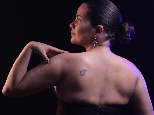 BulmaHot - Live porn &amp; sex cam - 24930949