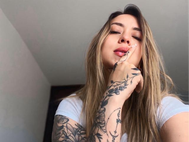 AlinaSmiith - Live porn &amp; sex cam - 24945729